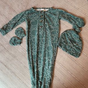 Lou Lou Newborn Bundle with Gown NWOT